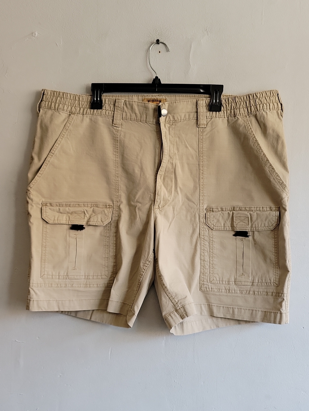 Men's 46" waist khaki tan cargo shorts by The Foundry